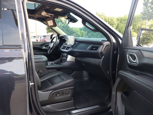 Used 2023 Chevrolet Suburban Z71 w/ Off-Road Capability Package AWD/4WD image 29