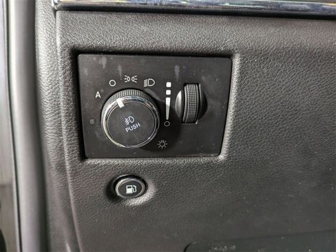 Certified 2018 Jeep Grand Cherokee Limited image 16