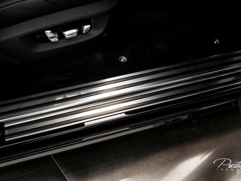 Used 2022 Rolls-Royce Phantom Sedan image 34