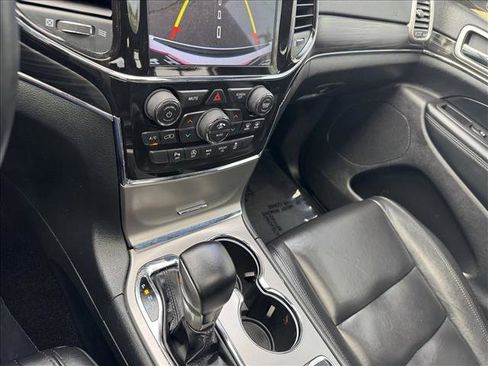 Used 2022 Jeep Grand Cherokee Limited image 16