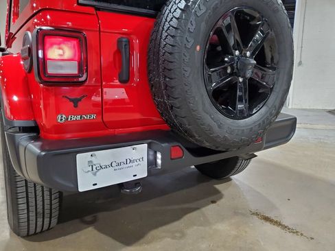Used 2021 Jeep Wrangler Unlimited Sahara AWD/4WD image 50