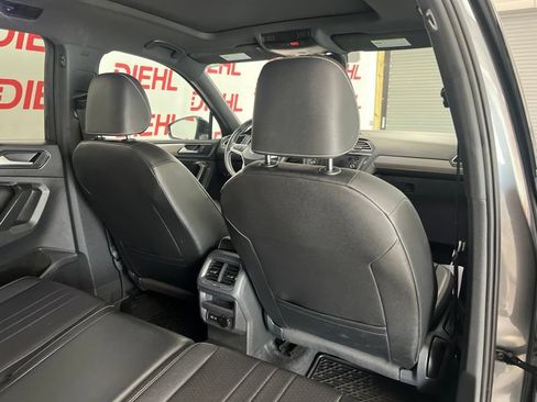 Used 2023 Volkswagen Tiguan SE R-Line FWD image 11