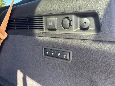 New 2026 Jeep Grand Wagoneer Summit AWD/4WD image 32