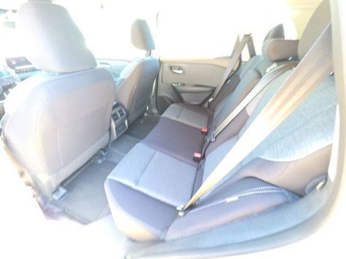 Used 2023 Nissan Rogue SV image 24