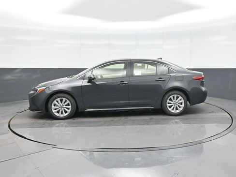 Used 2026 Toyota Corolla XLE FWD image 4