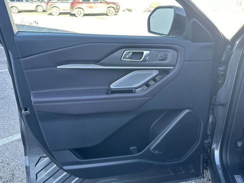 New 2026 Ford Explorer Platinum image 13