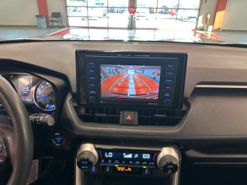 Certified 2022 Toyota RAV4 SE w/ Convenience Package AWD/4WD image 22