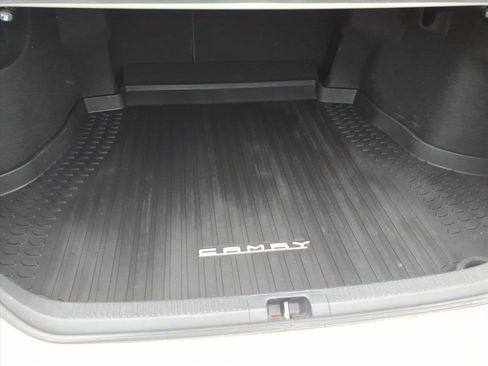 Used 2020 Toyota Camry LE FWD image 11