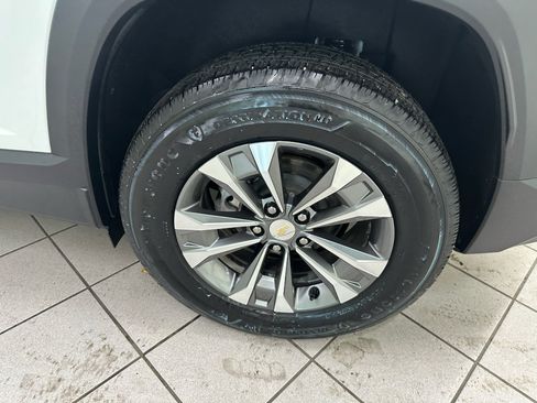 Certified 2025 Chevrolet Equinox LT w/ Safety and Technology Package FWD image 15