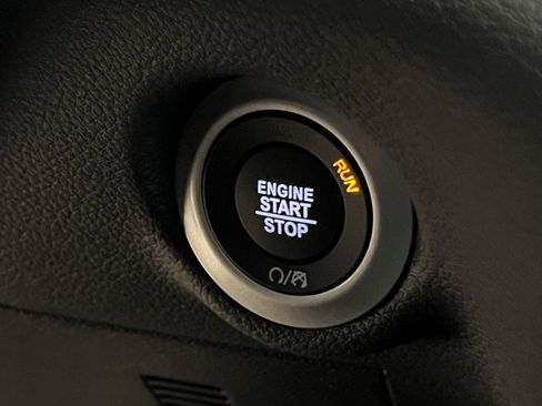 New 2026 Chrysler Pacifica Select image 24