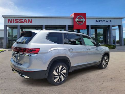 Used 2026 Volkswagen Atlas SE FWD image 4