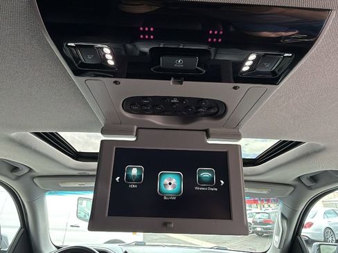 Used 2018 Chevrolet Tahoe LT AWD/4WD image 21