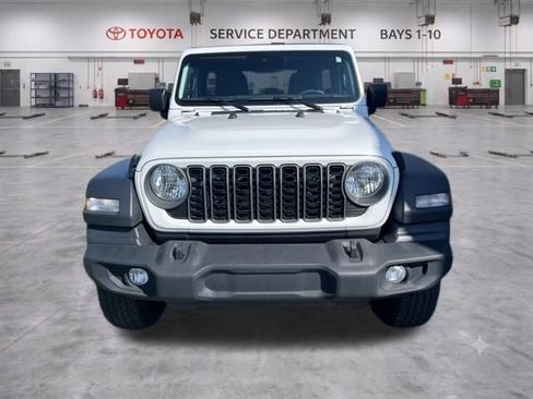 Used 2024 Jeep Wrangler Unlimited Sport AWD/4WD image 3