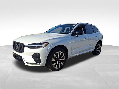 Used 2024 Volvo XC60 B5 Plus w/ Protection Package Premier image 3