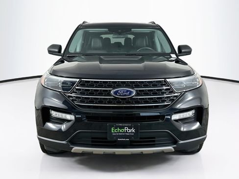 Used 2022 Ford Explorer XLT w/ Equipment Group 202A AWD/4WD image 2