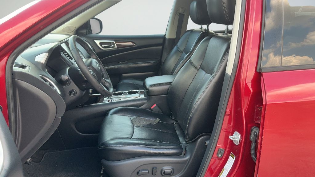 Used 2015 Nissan Pathfinder Platinum FWD image 16