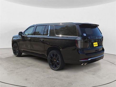 New 2025 Chevrolet Suburban High Country image 3