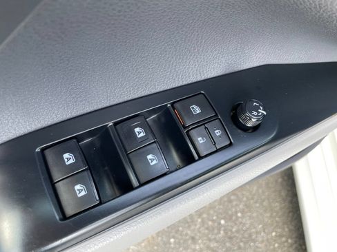 Used 2019 Toyota Camry LE FWD image 10