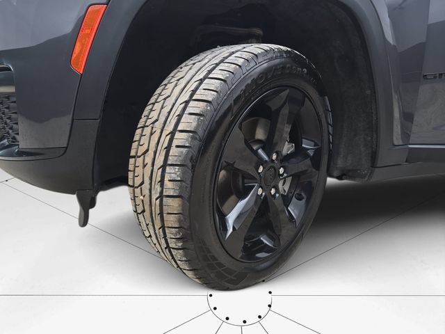 Used 2023 Jeep Grand Cherokee L Laredo AWD/4WD image 39