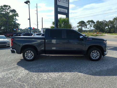 Used 2022 Chevrolet Silverado 1500 LT AWD/4WD image 8