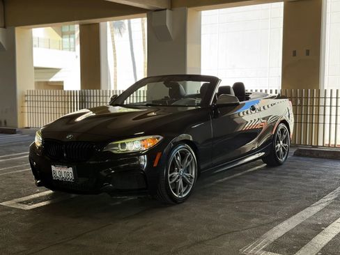 Used 2016 BMW M235i Convertible image 1