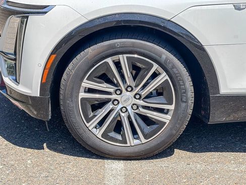 Certified 2024 Cadillac Lyriq Luxury RWD image 4