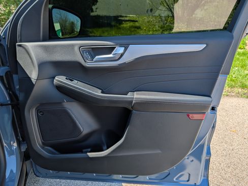 Used 2026 Ford Escape SE w/ PHEV Premium Package image 43