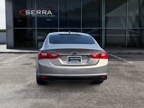Used 2018 Chevrolet Malibu LT FWD image 4