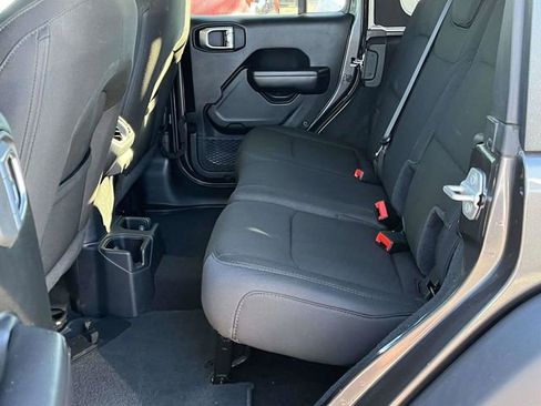 Used 2021 Jeep Wrangler Unlimited Sport image 15