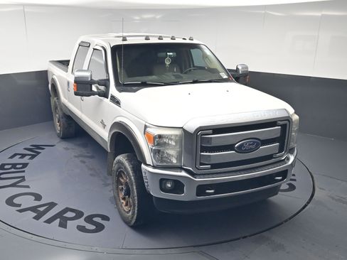Used 2016 Ford F250 Lariat w/ Chrome Package image 22
