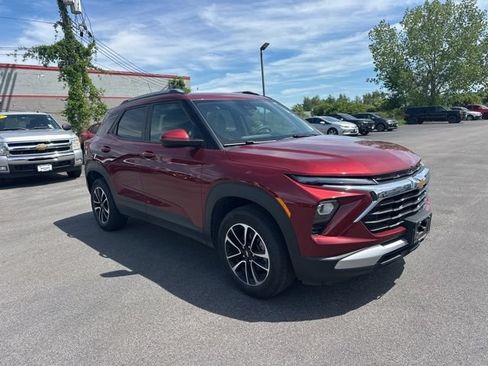 Used 2025 Chevrolet TrailBlazer LT AWD/4WD image 9