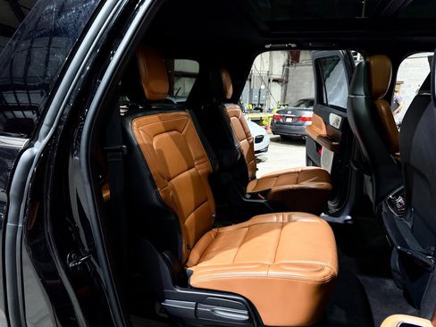 Used 2021 Lincoln Navigator L Reserve image 23