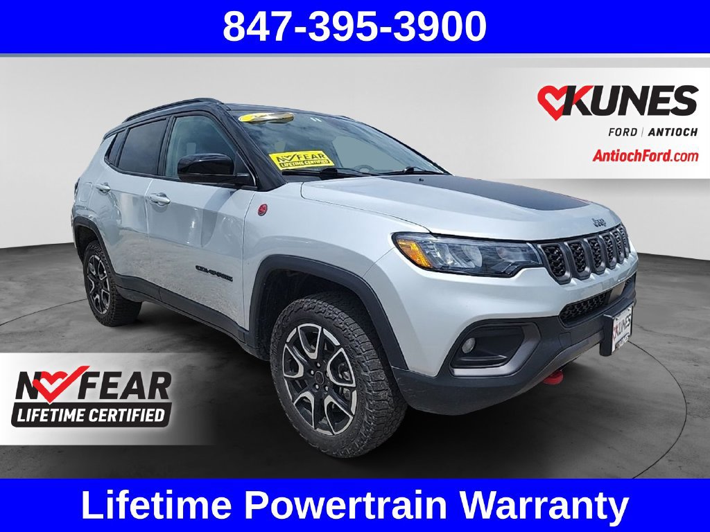 Used 2025 Jeep Compass Trailhawk AWD/4WD image 1