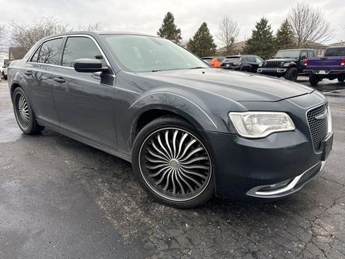 Used 2016 Chrysler 300 Limited image 8