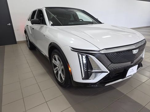 Used 2024 Cadillac Lyriq Tech w/ Driver Assist Package AWD/4WD image 7