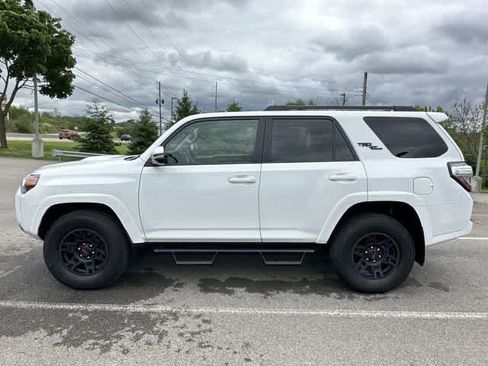 Used 2024 Toyota 4Runner TRD Off-Road Premium w/ Off Road Premium Plus Package AWD/4WD image 2