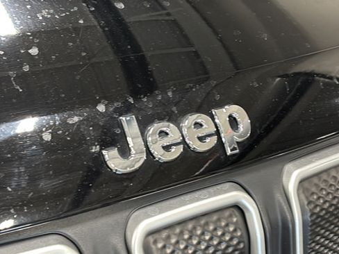 Used 2022 Jeep Compass Latitude w/ Sun and Sound Group AWD/4WD image 42