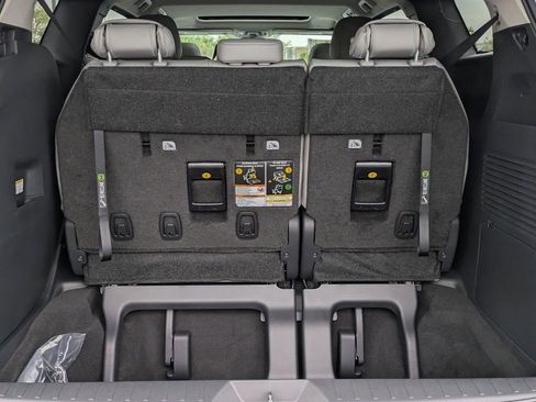 New 2026 Toyota Sienna XLE FWD image 12