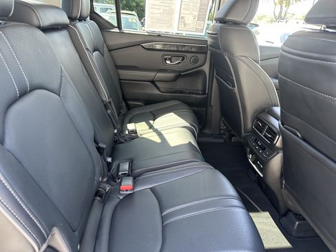 Used 2023 Honda Pilot Elite image 14