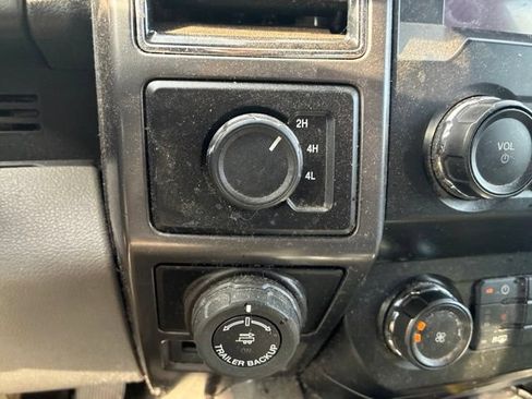 Used 2019 Ford F150 XLT w/ Equipment Group 302A Luxury AWD/4WD image 9