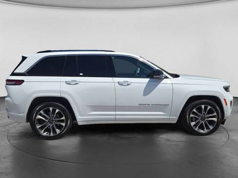 Used 2023 Jeep Grand Cherokee Overland AWD/4WD image 12