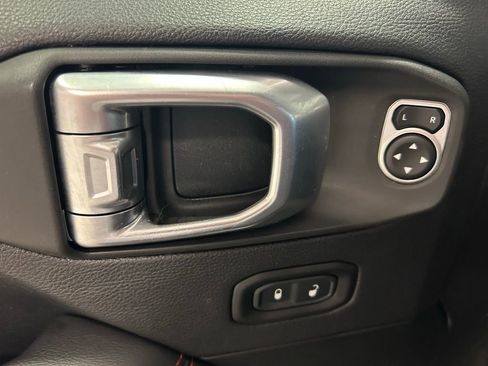 Used 2020 Jeep Gladiator Rubicon image 5