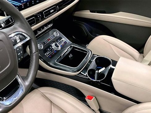 Used 2022 Lincoln Nautilus Reserve w/ Monochromatic Package image 13