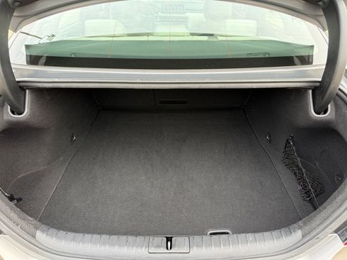 Used 2025 Genesis G70 2.5T image 32