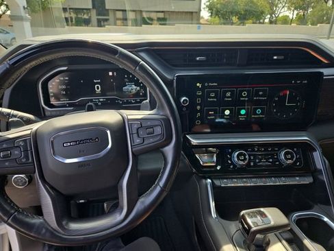 Used 2022 GMC Sierra 1500 Denali Ultimate AWD/4WD image 13