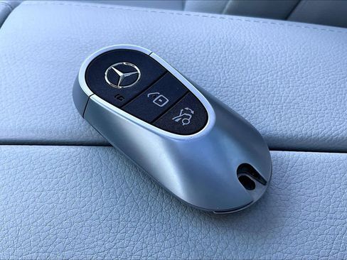 Used 2023 Mercedes-Benz EQE 350+ SUV image 14