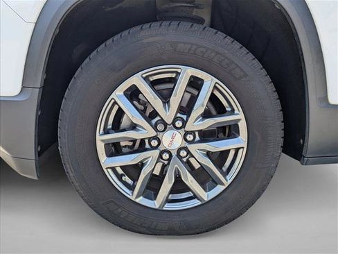 Used 2019 GMC Acadia SLT w/ LPO, Floor Liner Package FWD image 9