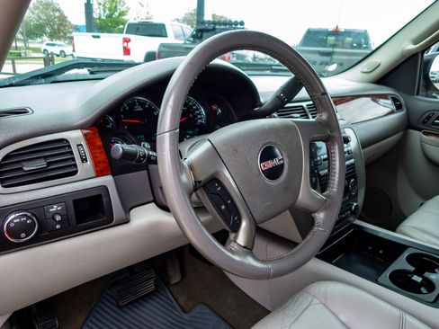 Used 2011 GMC Sierra 1500 SLT w/ SLT Convenience Package image 13