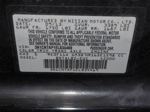 Used 2014 Nissan Versa SV image 21