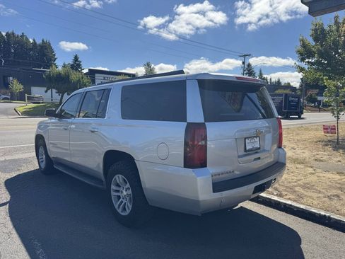 Used 2015 Chevrolet Suburban LT AWD/4WD image 6